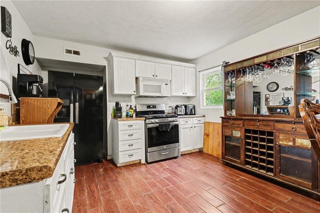 1005 E Cedar Street — photo 2