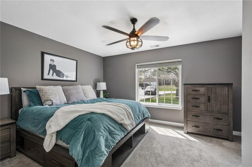 Photo 20 of 28 - 3701 N 123rd Street, Kansas City, KS 66109