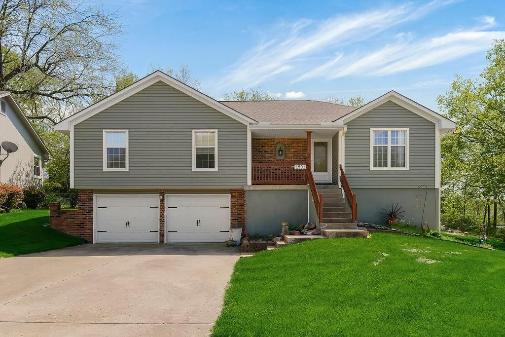 1901 Fairground Drive, Pleasant Hill, MO