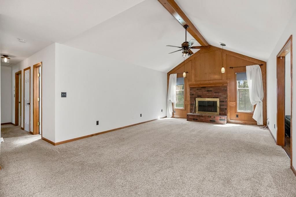1901 Fairground Drive — photo 2