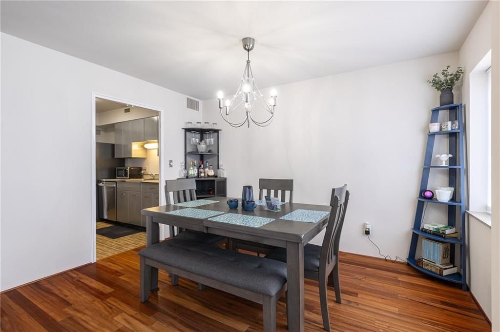4550 Warwick Boulevard — photo 5