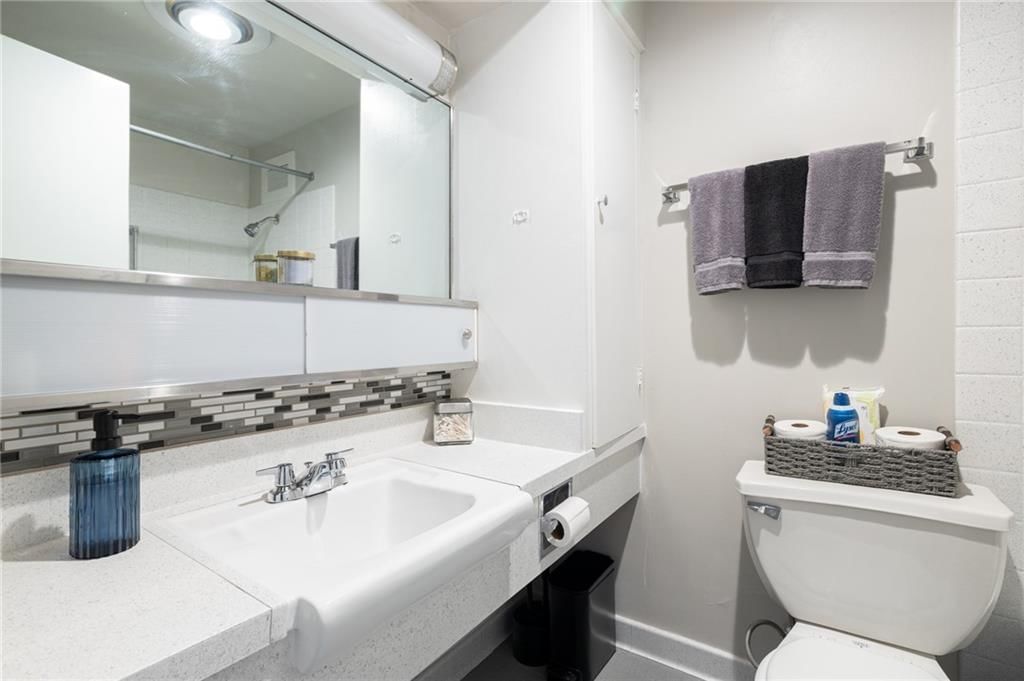 4550 Warwick Boulevard — photo 12