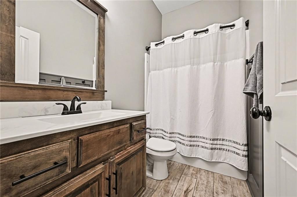 1032 E 14th Street — photo 17