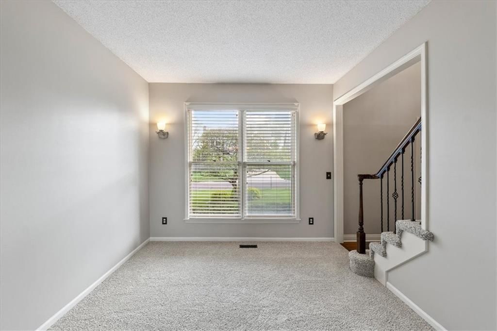 6502 W 150th Street — photo 9