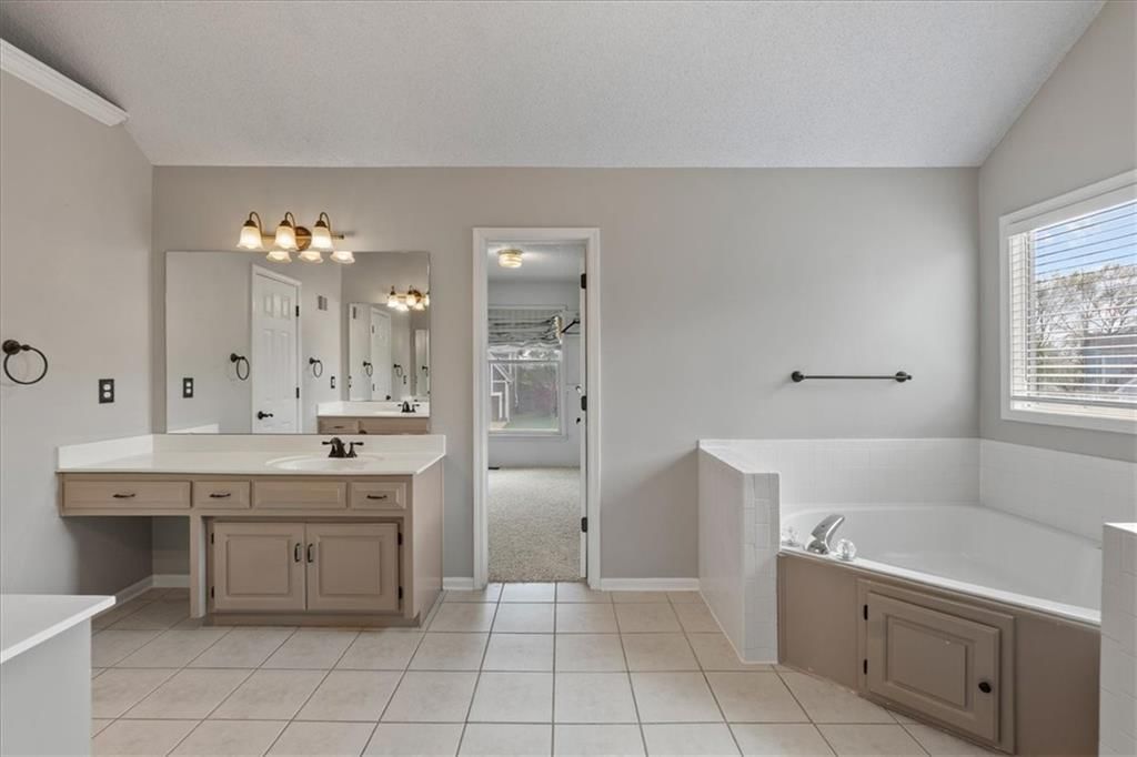 6502 W 150th Street — photo 14