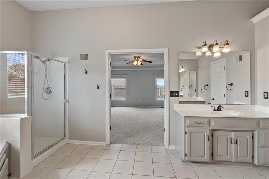 6502 W 150th Street — photo 15