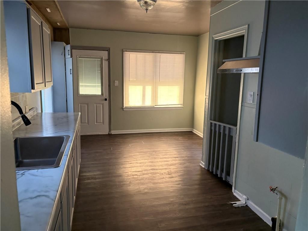 108 S Huttig Avenue — photo 12