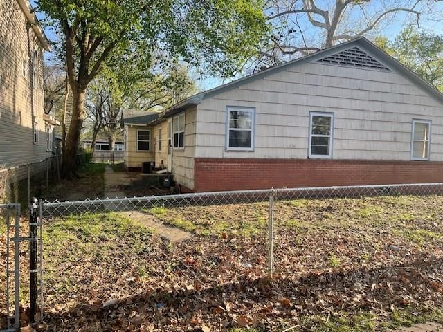 201 S Walnut Street — photo 4