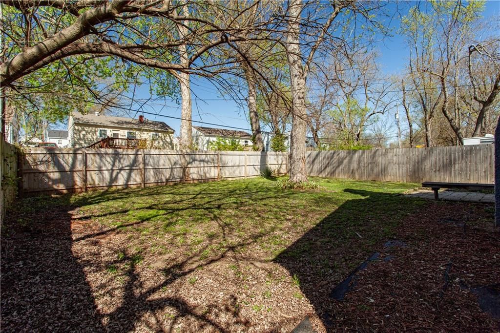 2320 S Vermont Avenue — photo 4