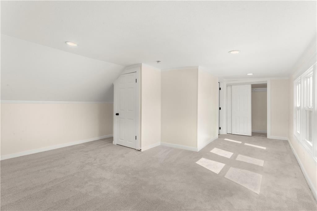 2320 S Vermont Avenue — photo 8