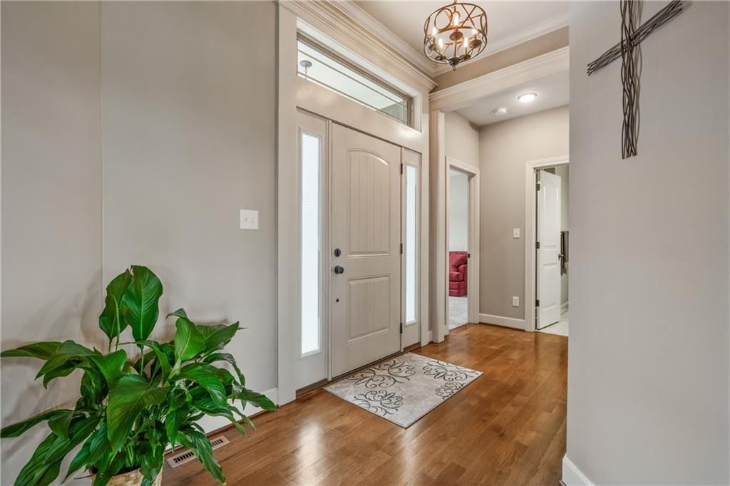 1696 NE Parkwood Drive — photo 2