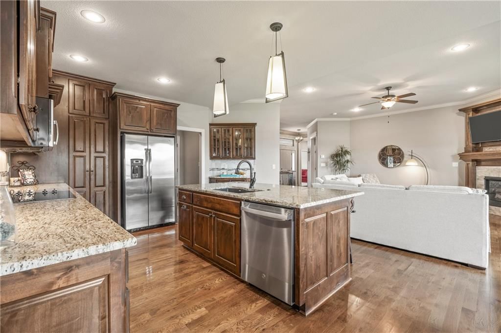 1696 NE Parkwood Drive — photo 13