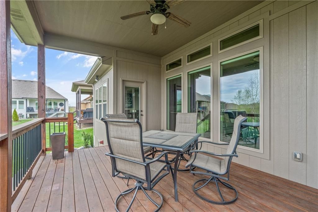 1696 NE Parkwood Drive — photo 32