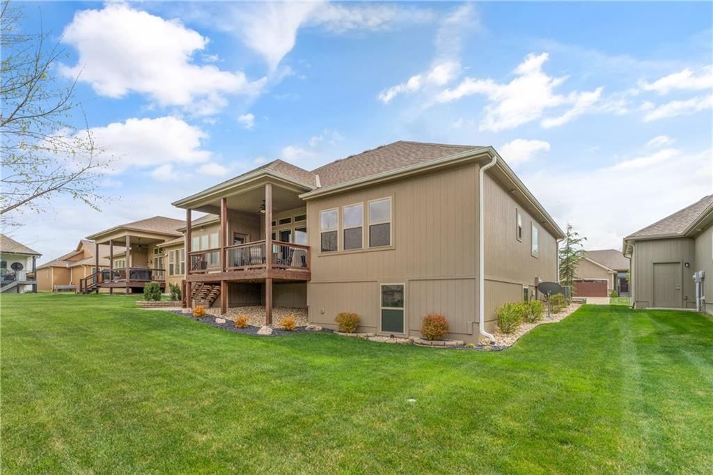 1696 NE Parkwood Drive — photo 34