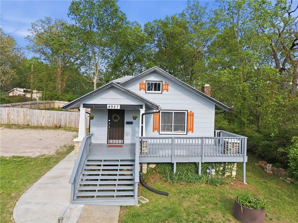 4927 Woodland Avenue — photo 2