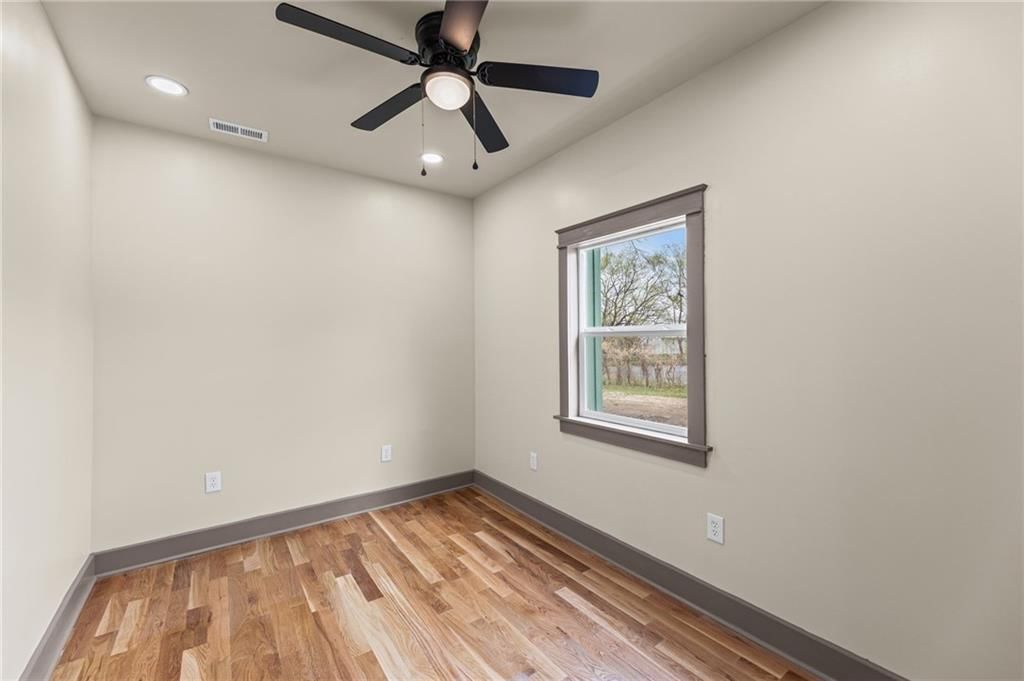 315 E Park Road — photo 8