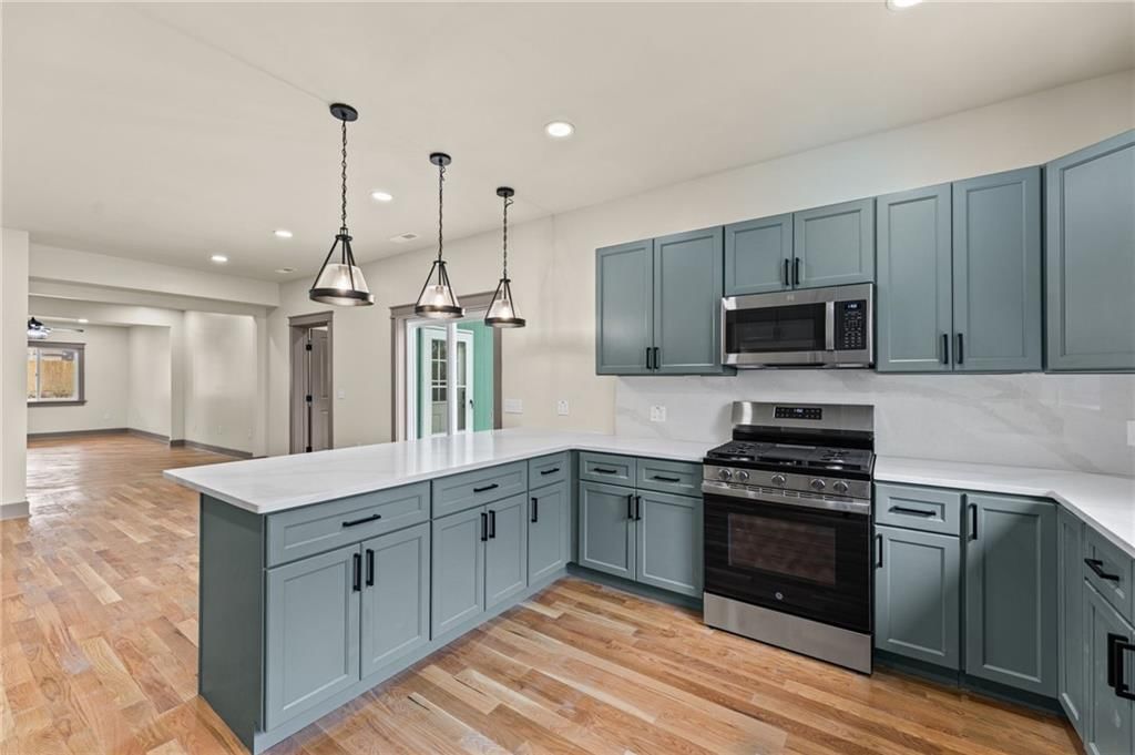 315 E Park Road — photo 16
