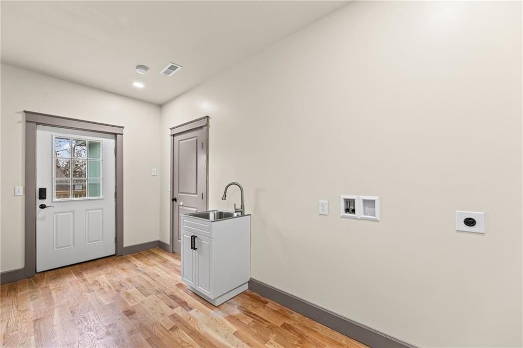 315 E Park Road — photo 28