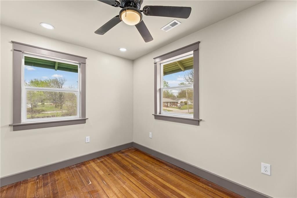 315 E Park Road — photo 33