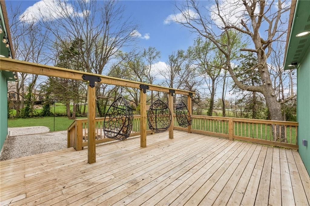 315 E Park Road — photo 37