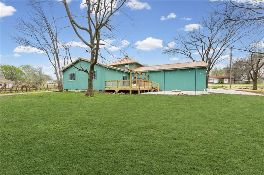 315 E Park Road — photo 43