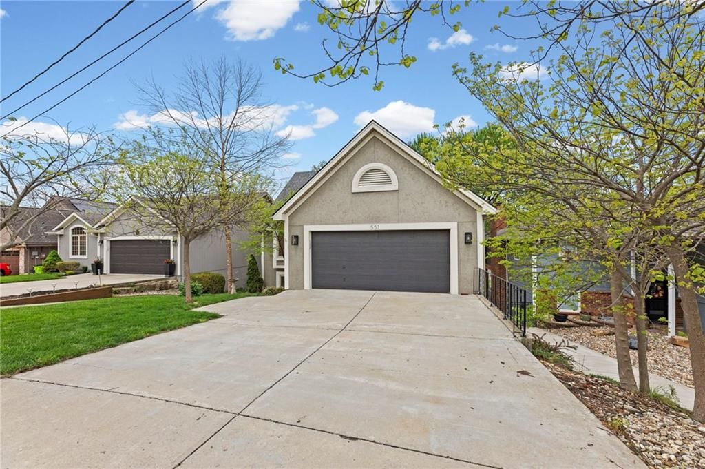 551 NW North Shore Drive — photo 1
