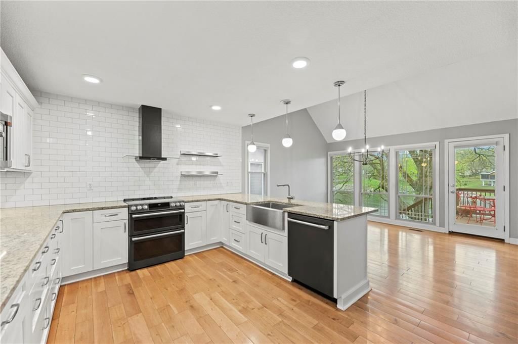 551 NW North Shore Drive — photo 12