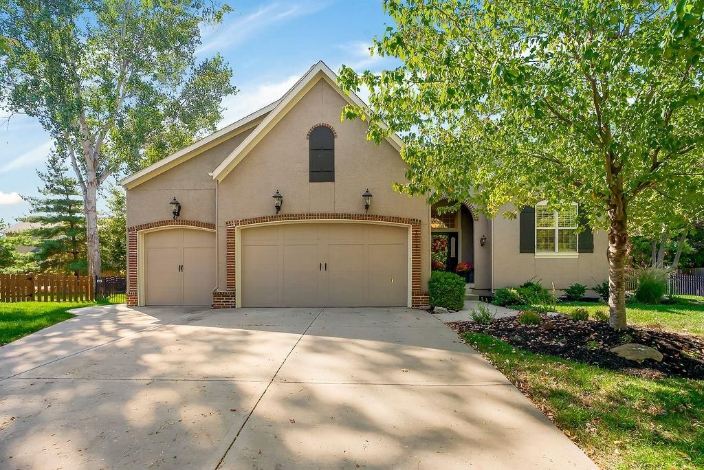10237 Marion Street — photo 1