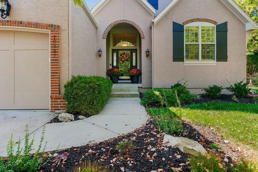 10237 Marion Street — photo 2