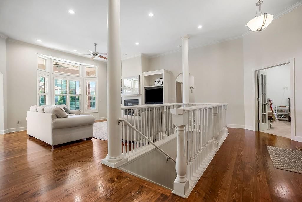 10237 Marion Street — photo 3
