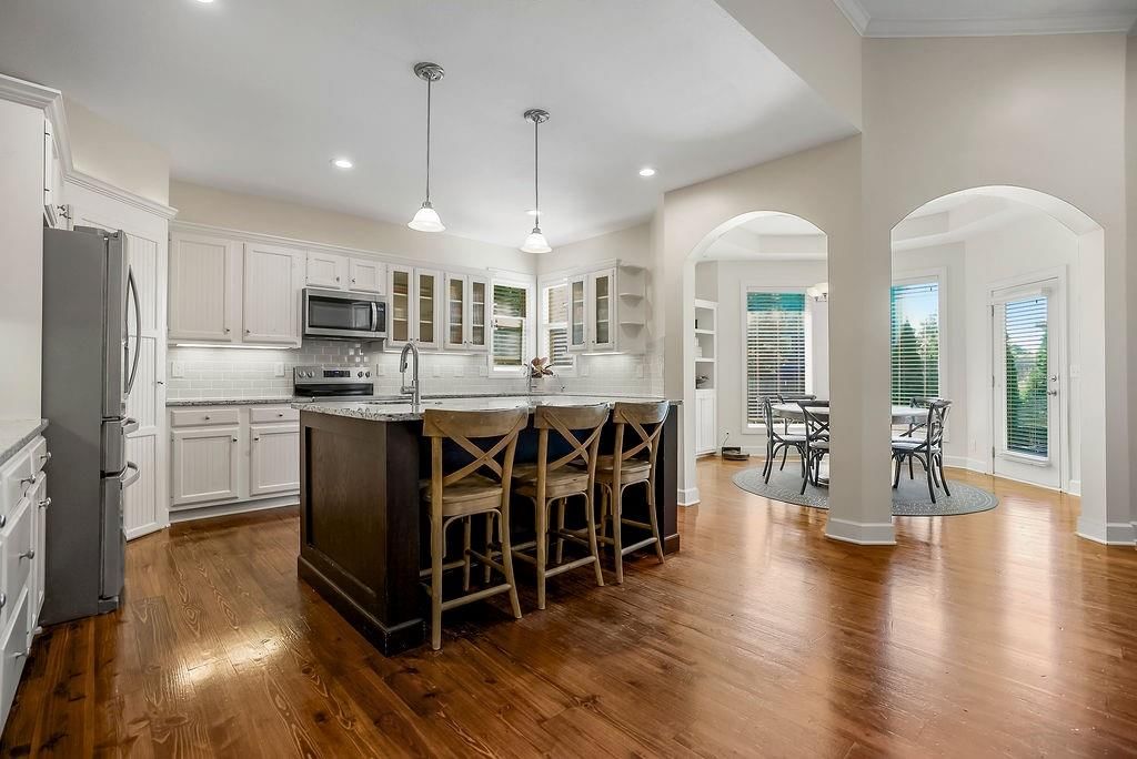 10237 Marion Street — photo 9