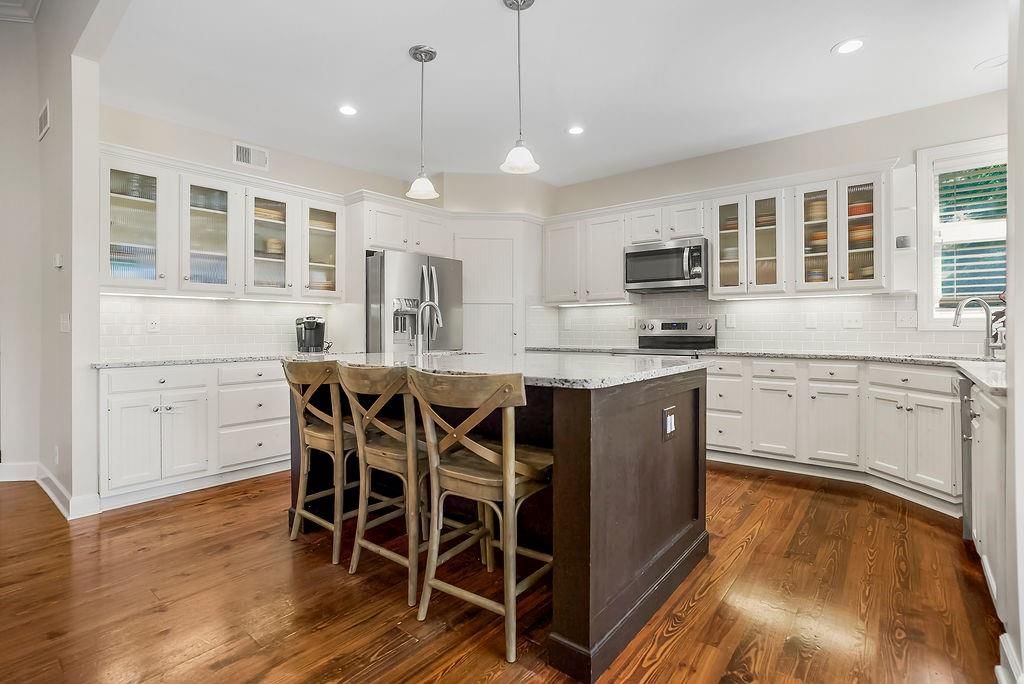 10237 Marion Street — photo 11