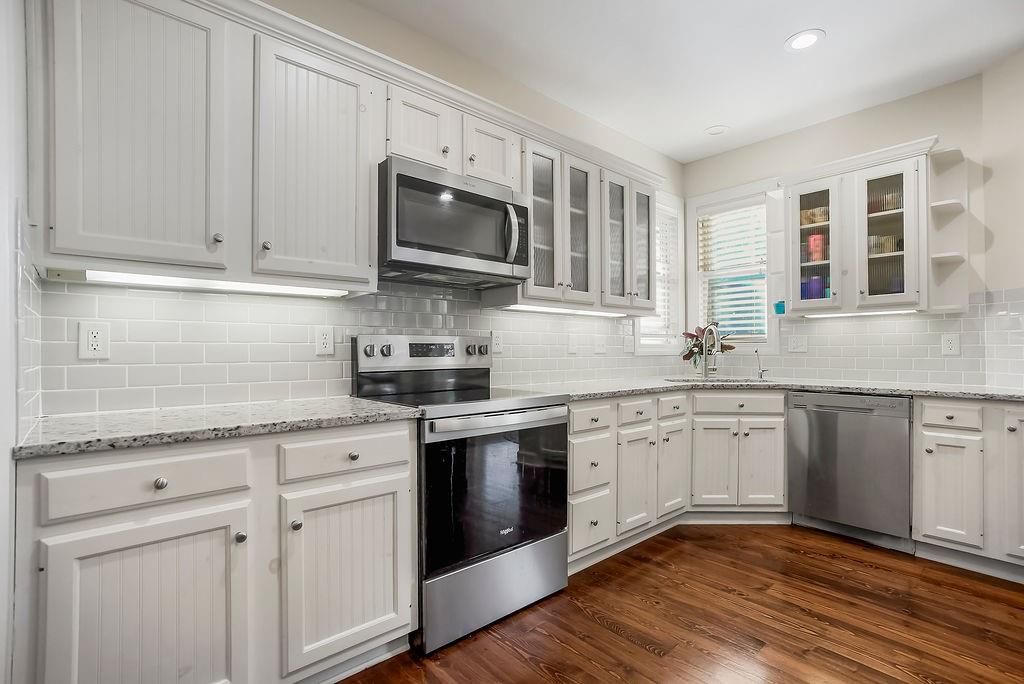10237 Marion Street — photo 12