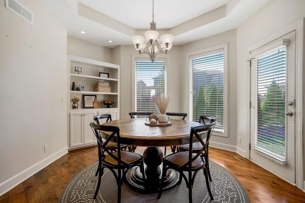 10237 Marion Street — photo 14