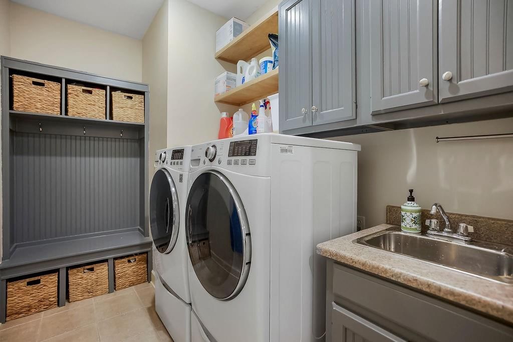 10237 Marion Street — photo 16