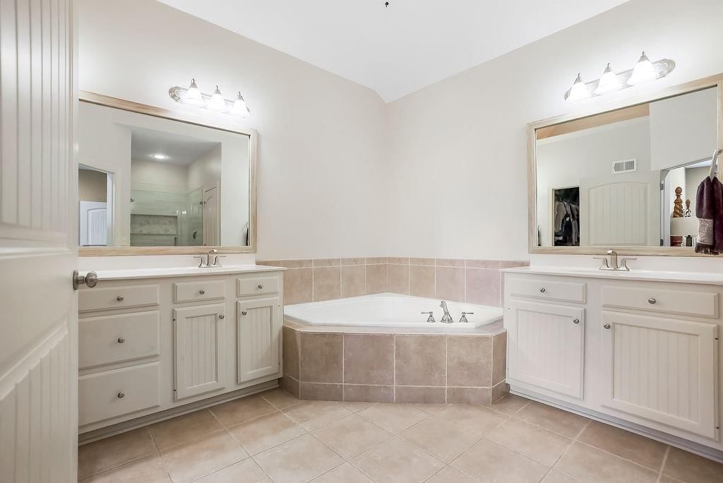 10237 Marion Street — photo 19