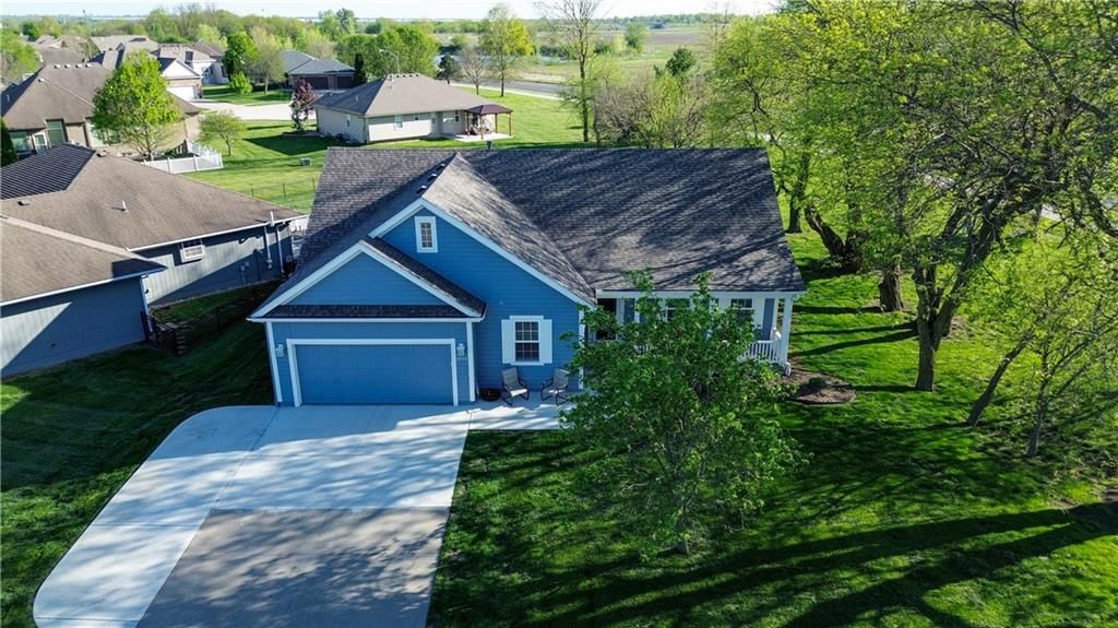 2010 Prairie Grass Drive — photo 2