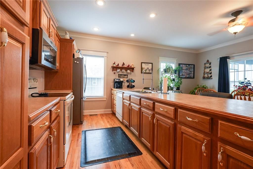 2010 Prairie Grass Drive — photo 40