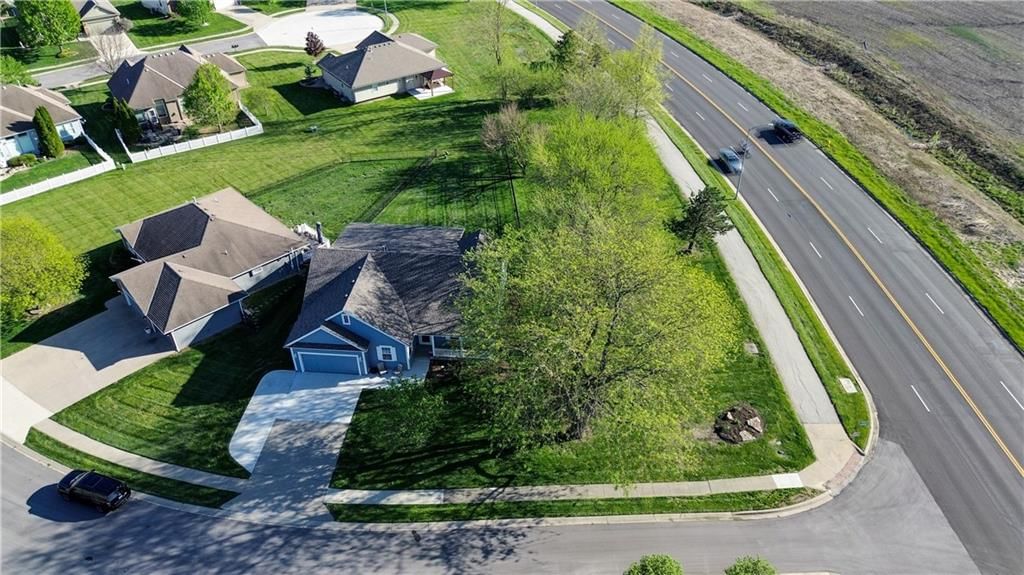 2010 Prairie Grass Drive — photo 44
