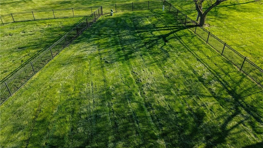 2010 Prairie Grass Drive — photo 45