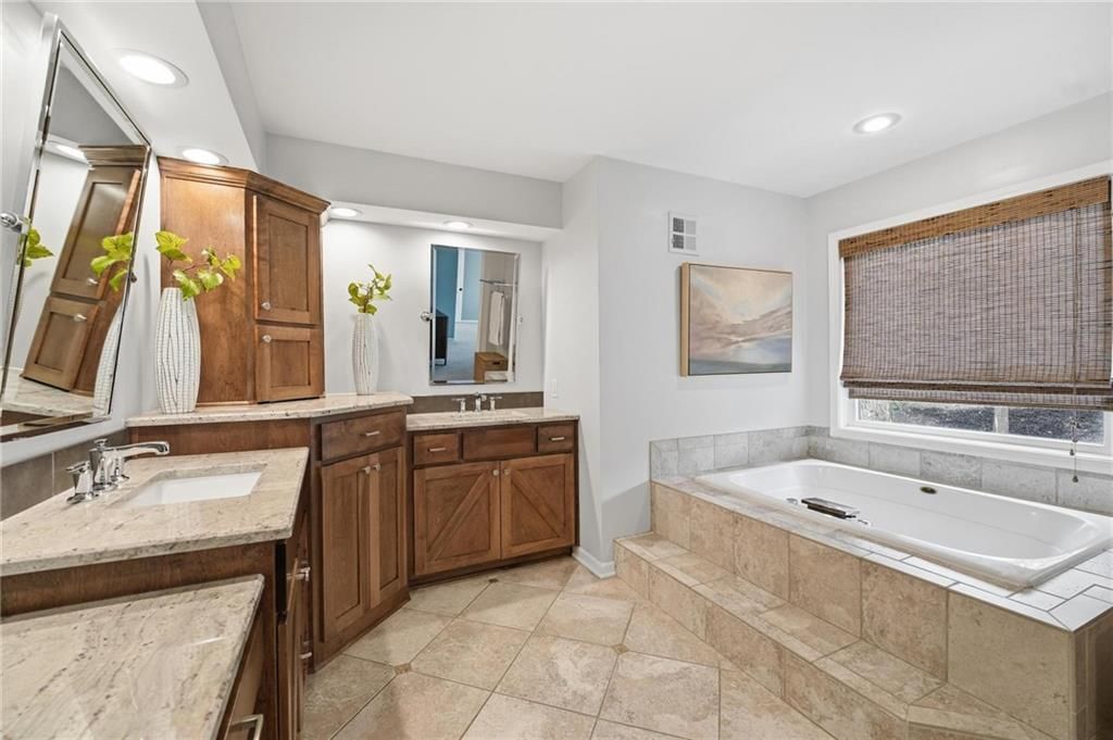 5303 NW 60th Terrace — photo 39