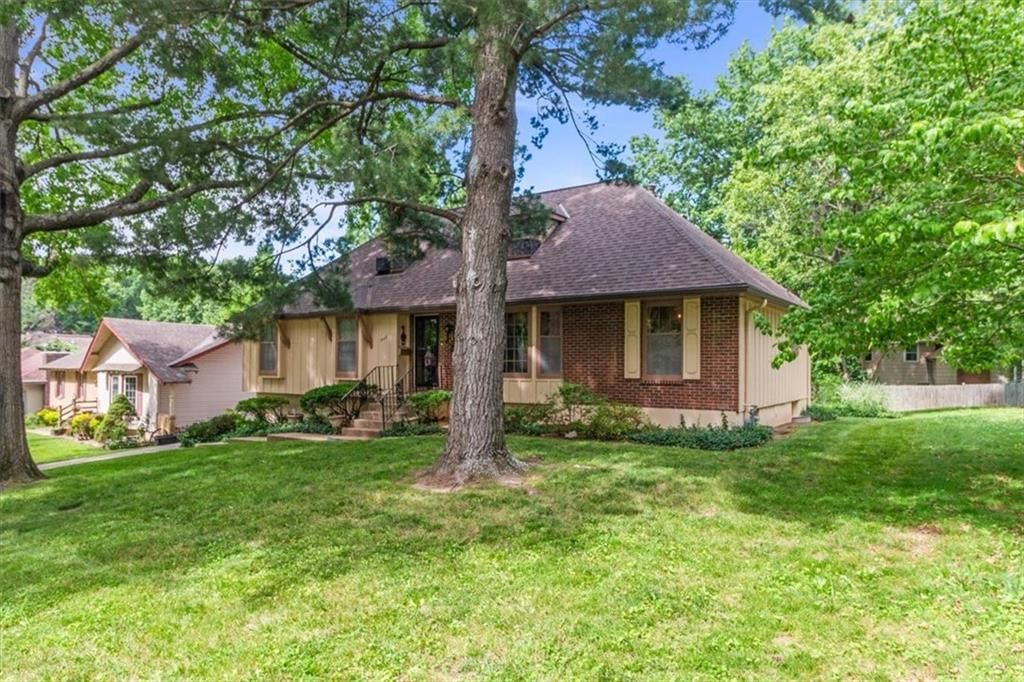 3908 Woodbury Street — photo 2