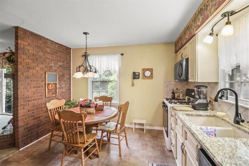3908 Woodbury Street — photo 9