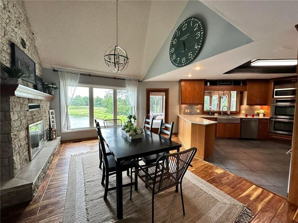 24 Lakeview Drive — photo 6