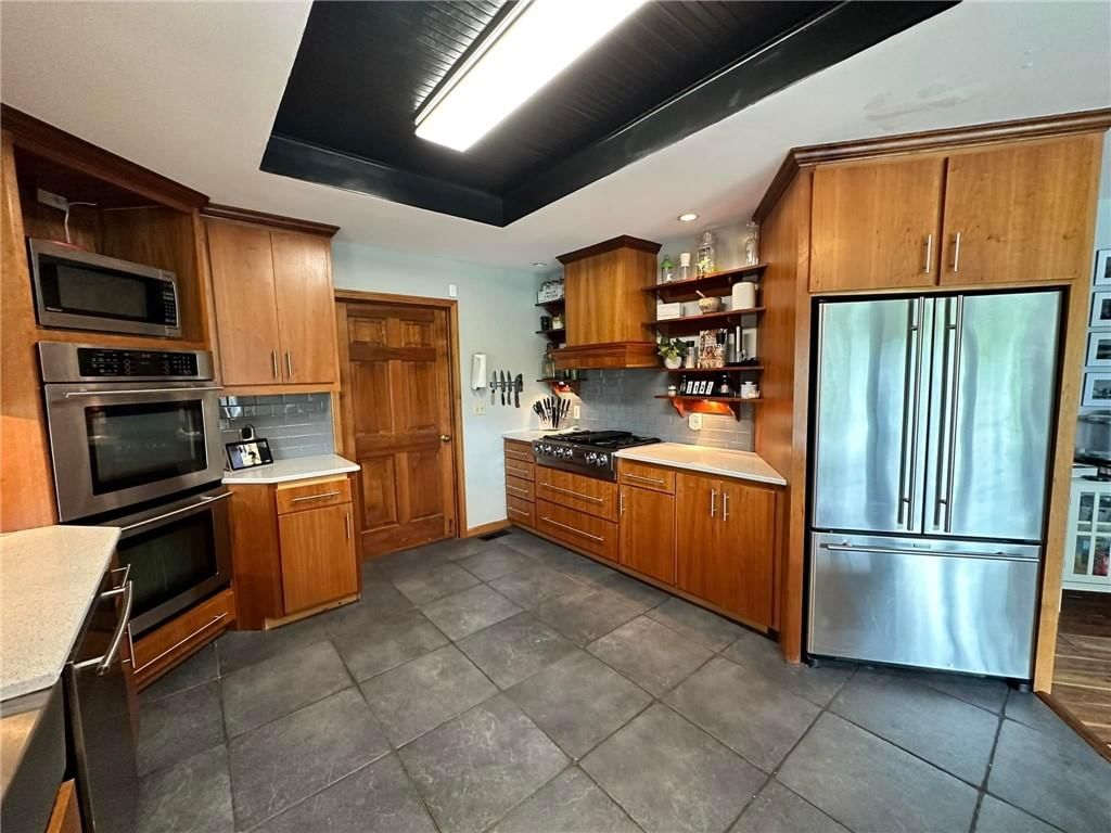 24 Lakeview Drive — photo 10
