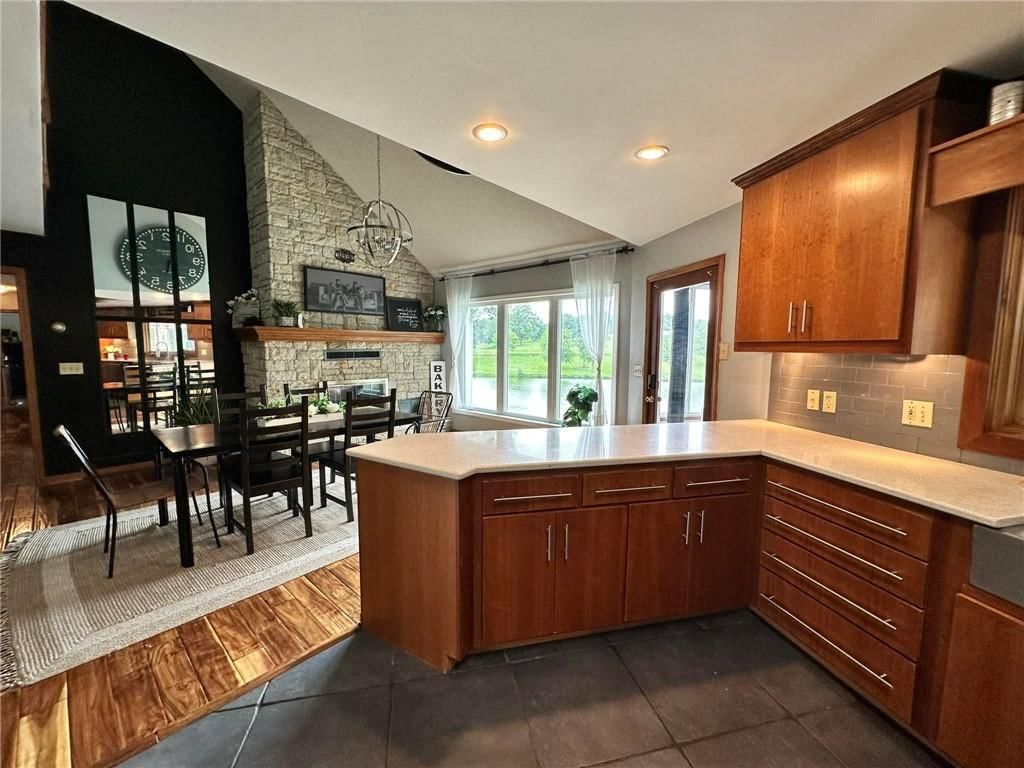 24 Lakeview Drive — photo 11