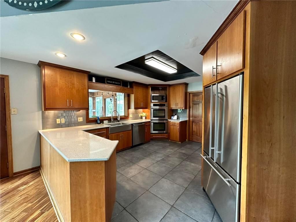 24 Lakeview Drive — photo 15