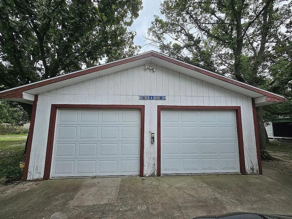809 Alleghaney Street — photo 2