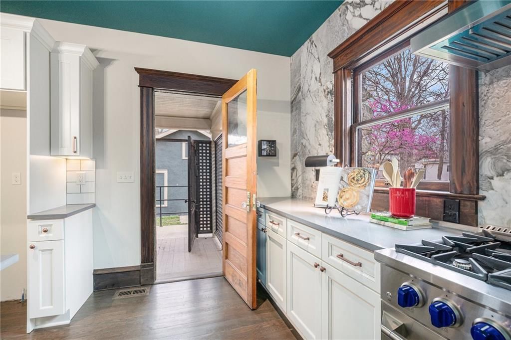 2930 Campbell Street — photo 8