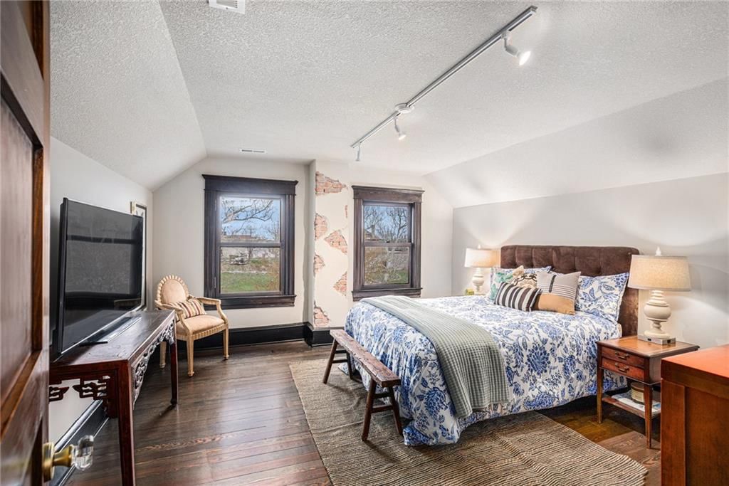 2930 Campbell Street — photo 36